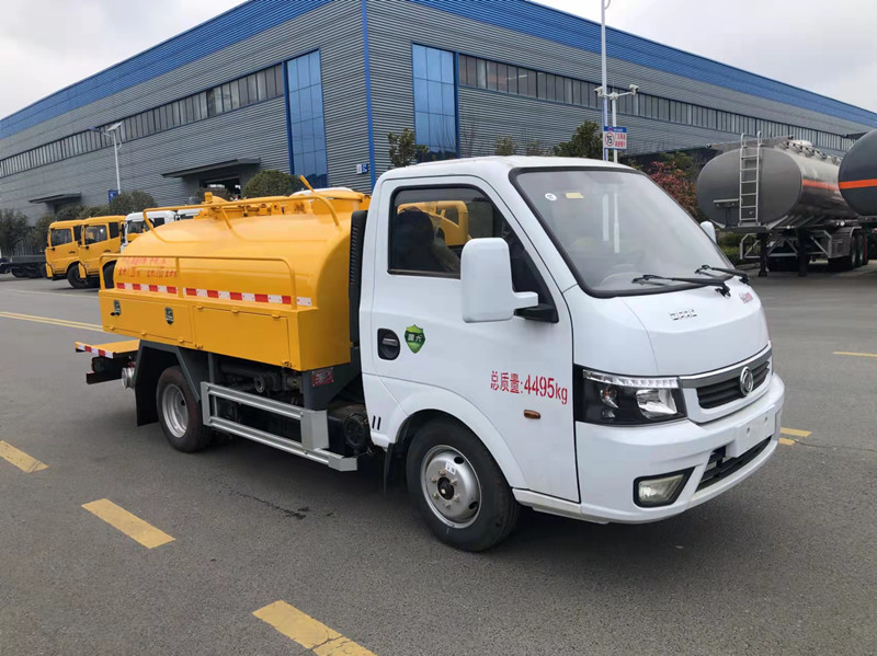 國(guó)六東風(fēng)途逸3方清洗吸污車藍(lán)牌